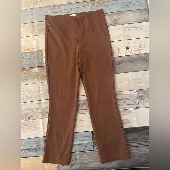 Love on a hanger,  flared leggings juniors size 9! - Picture 1 of 4